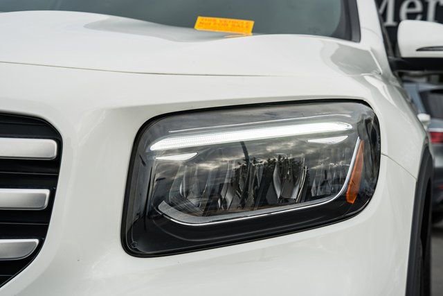 Certified 2024 Mercedes-Benz GLB 250 4MATIC w/ Winter Heating Package image 13