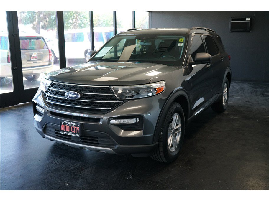 Used 2020 Ford Explorer XLT w/ Equipment Group 202A AWD/4WD image 3