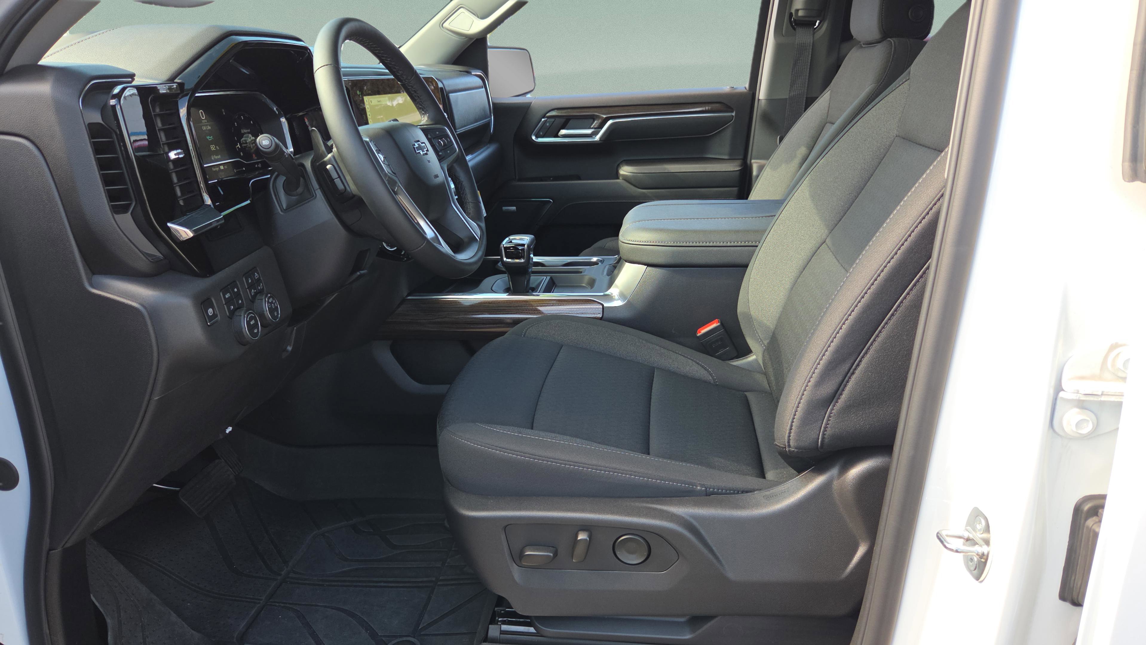 Used 2024 Chevrolet Silverado 1500 RST w/ Convenience Package II image 38