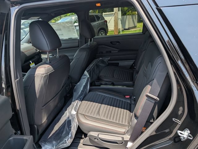 New 2026 Nissan Pathfinder Rock Creek w/ Rock Creek Premium Package AWD/4WD image 10