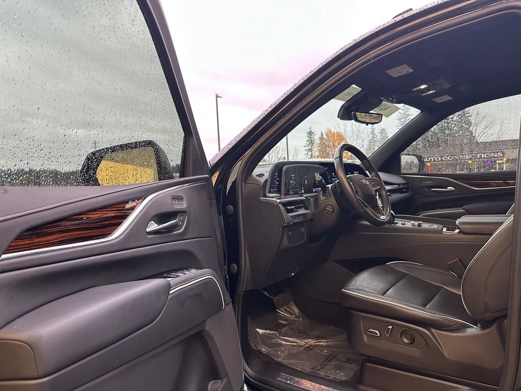 Used 2023 Cadillac Escalade ESV Premium Luxury AWD/4WD image 22