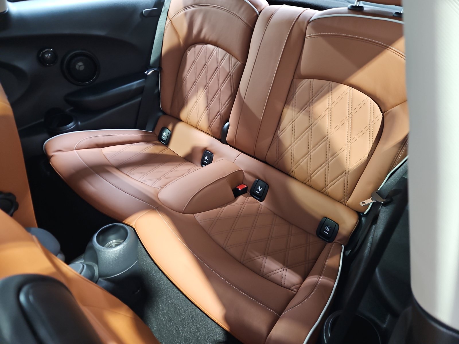 Used 2024 MINI Cooper S w/ Signature Upholstery Package FWD image 15
