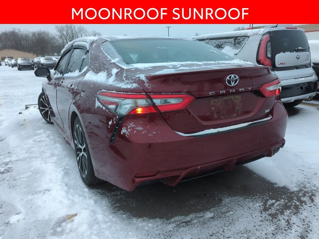 Used 2018 Toyota Camry SE w/ Moonroof Package image 4