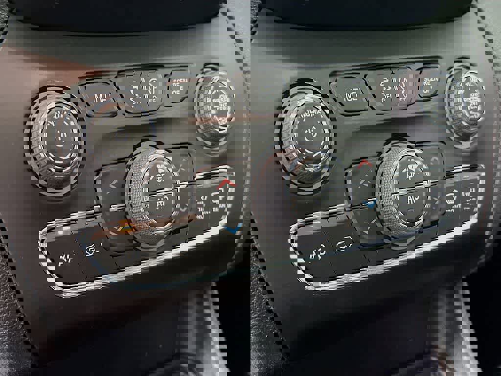 Used 2022 Jeep Cherokee Latitude Lux w/ Sun & Sound Group image 18