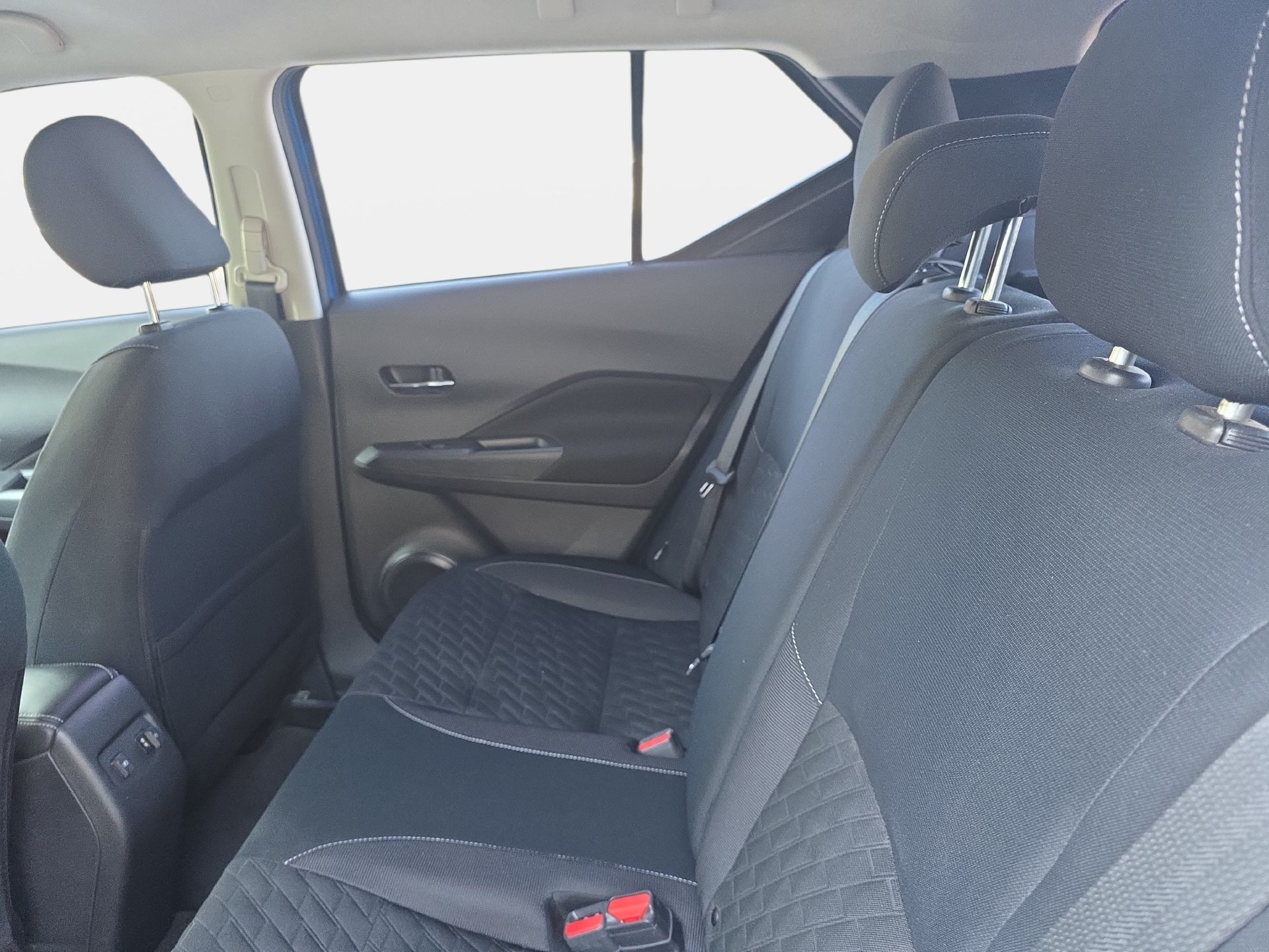 Used 2023 Nissan Kicks SV FWD image 13