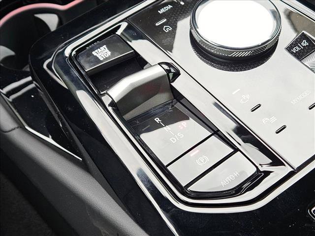 Certified 2026 BMW 530i w/ Premium Package RWD image 11