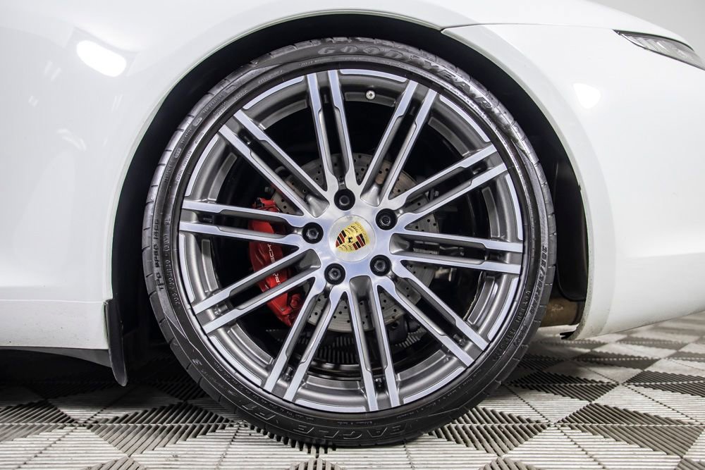 Used 2015 Porsche 911 Carrera S image 40