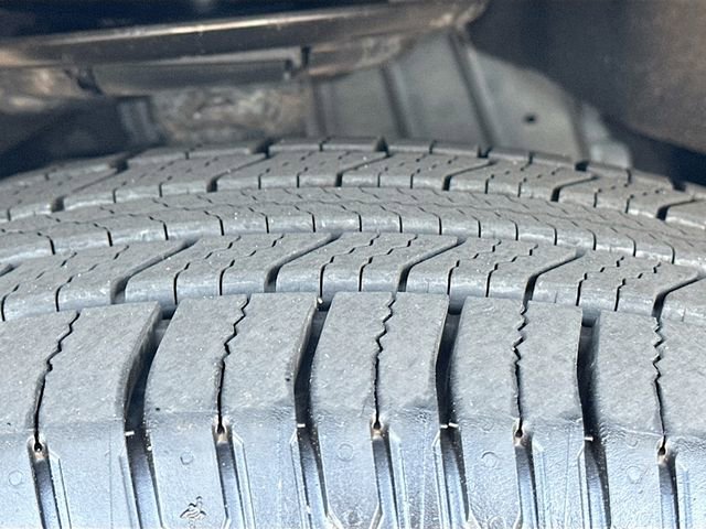 Used 2021 Ford Explorer XLT image 33