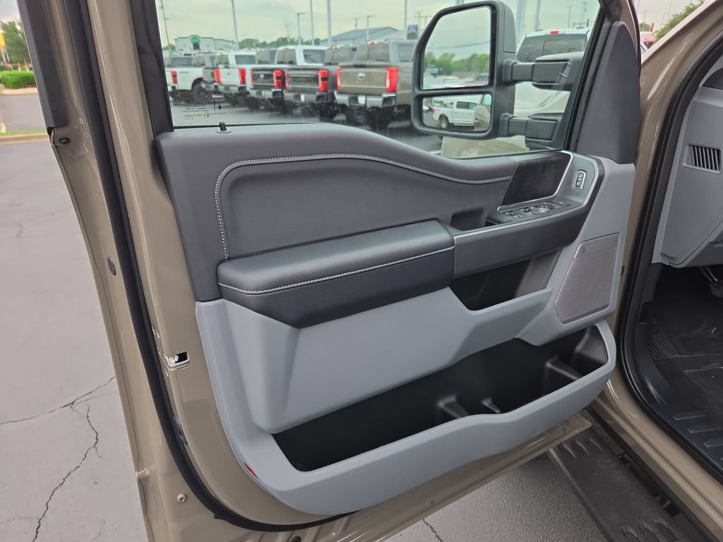 New 2027 Ford F250 XLT w/ XLT Premium Package AWD/4WD image 16