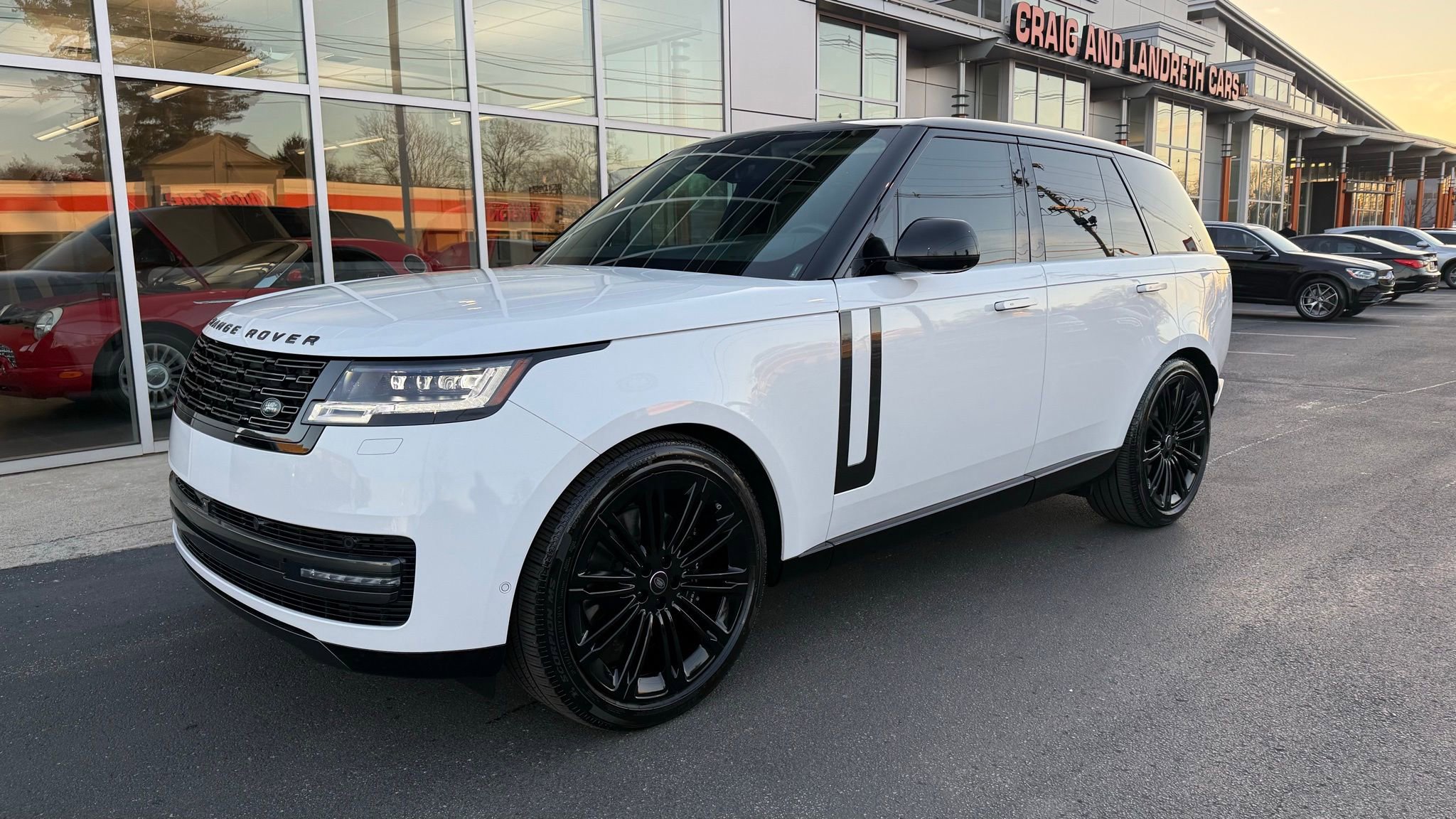 Used 2025 Land Rover Range Rover SE video 2