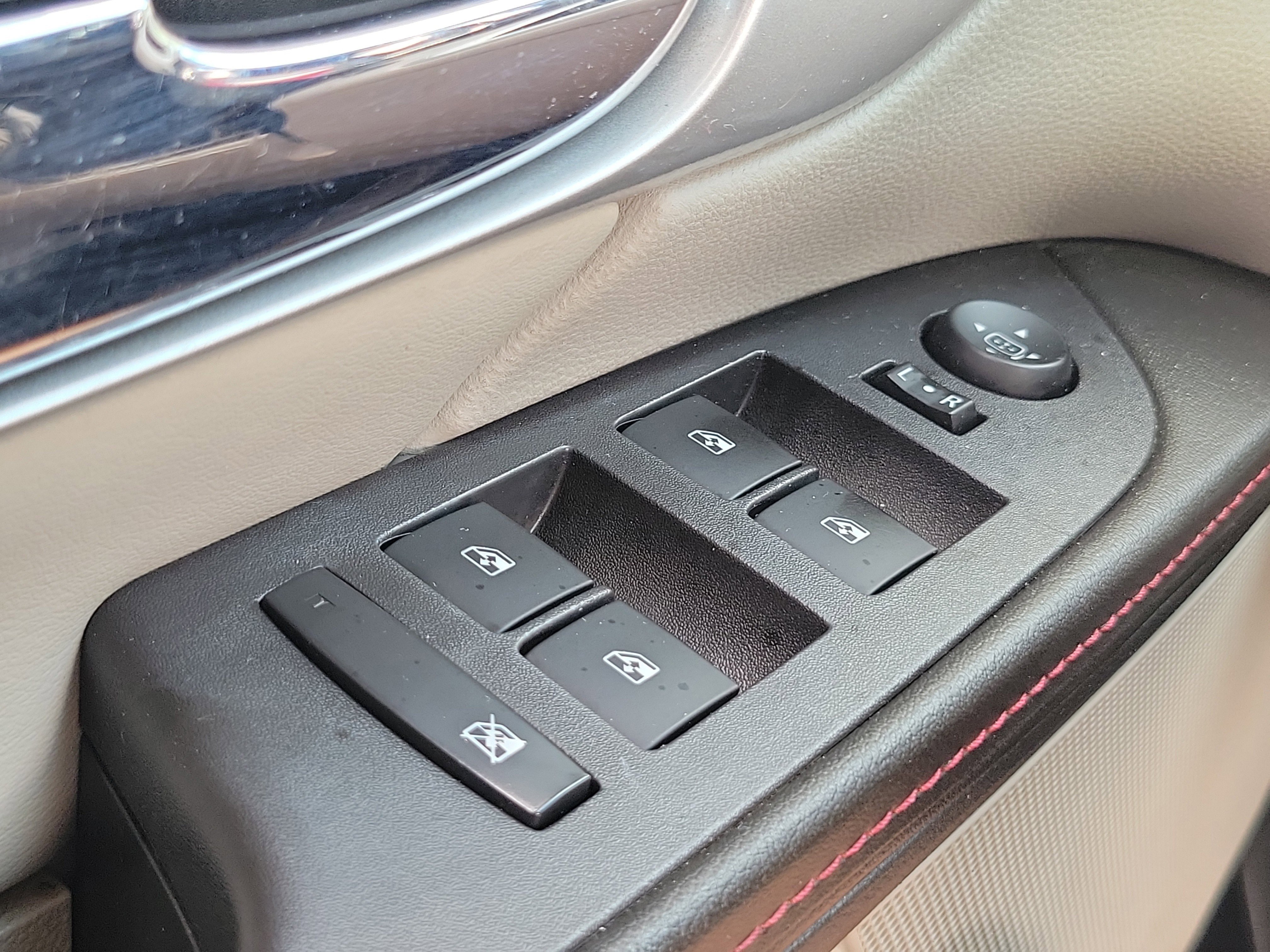 Used 2015 GMC Terrain SLT w/ Chrome Edition image 25