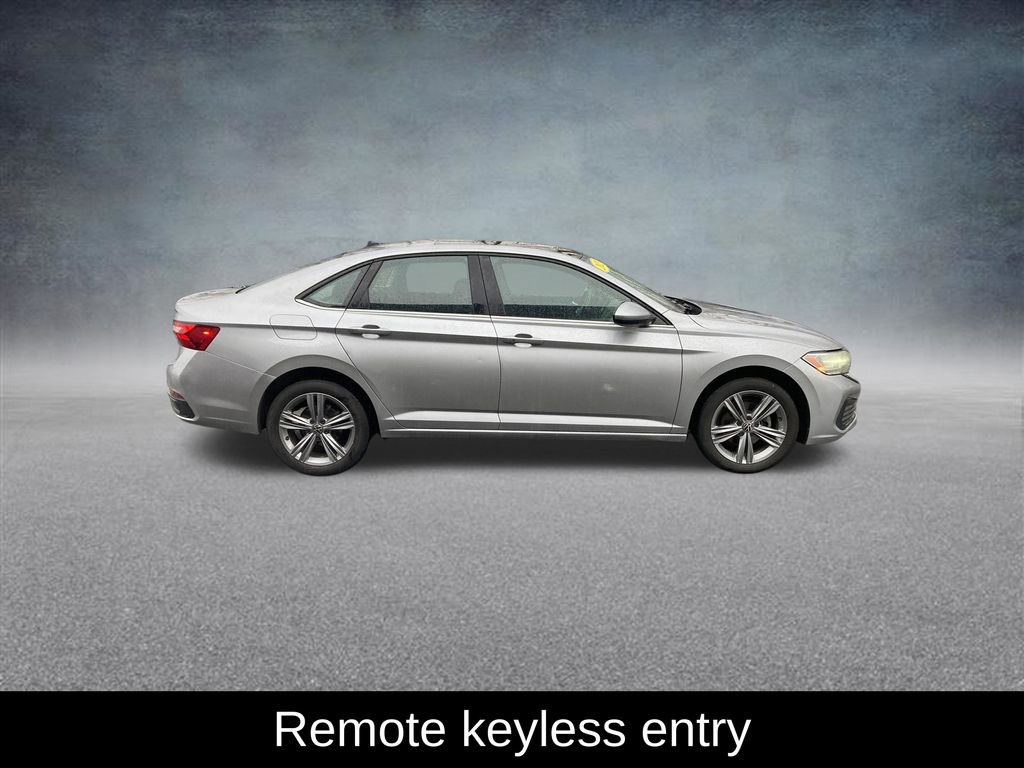 Used 2023 Volkswagen Jetta SE image 8