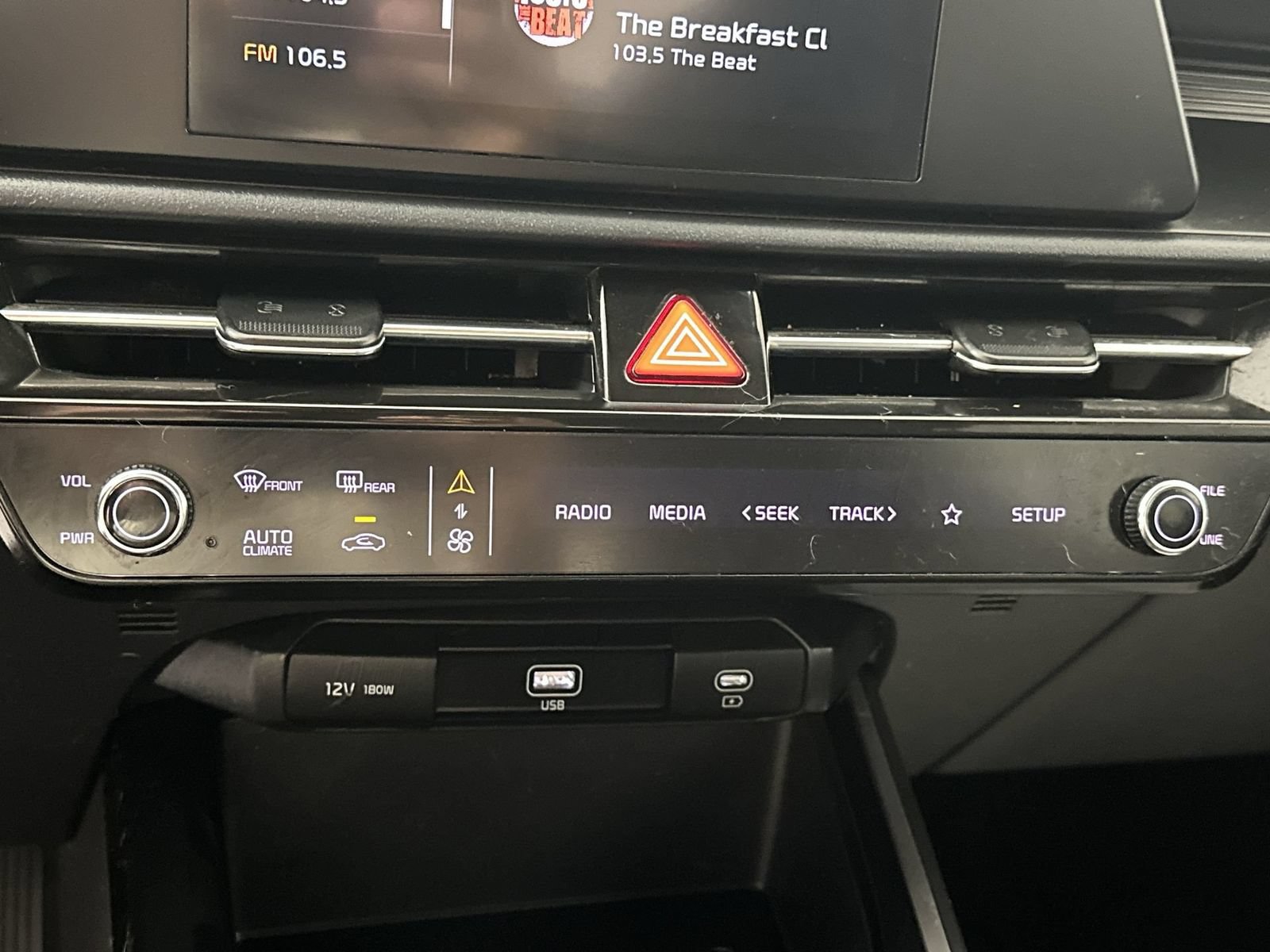 Used 2024 Kia Niro LX FWD image 18