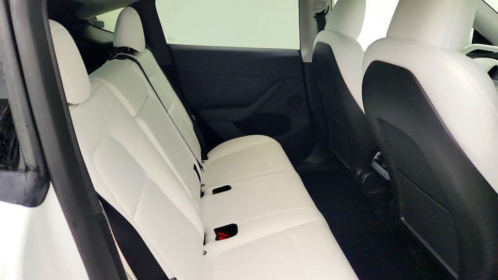 Used 2023 Tesla Model Y Long Range AWD/4WD image 26