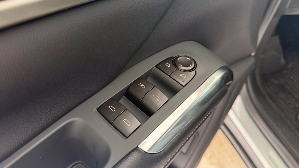 New 2027 Chevrolet Traverse LT w/ Driver Confidence Package FWD image 29