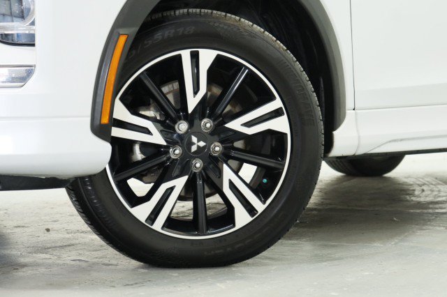 Used 2023 Mitsubishi Eclipse Cross SEL AWD/4WD image 3