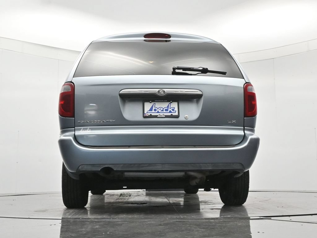 Used 2005 Chrysler Town & Country LX w/ Popular Equipment Group II FWD image 39