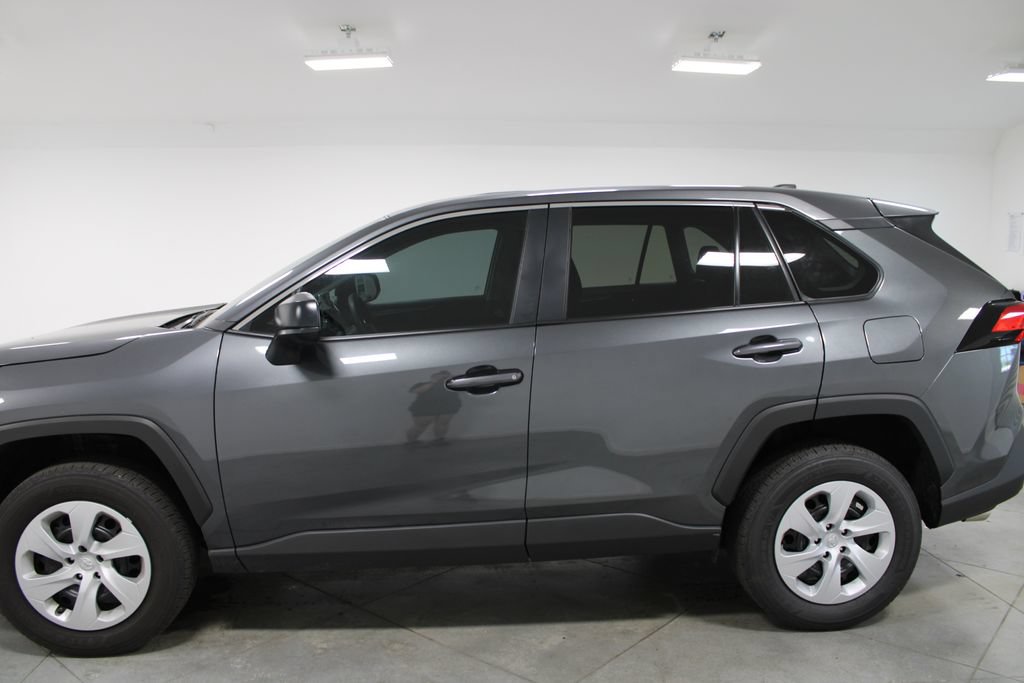 Used 2025 Toyota RAV4 LE AWD/4WD image 6