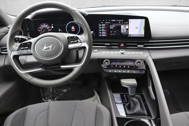 Certified 2024 Hyundai Elantra SEL w/ Convenience Package FWD image 25