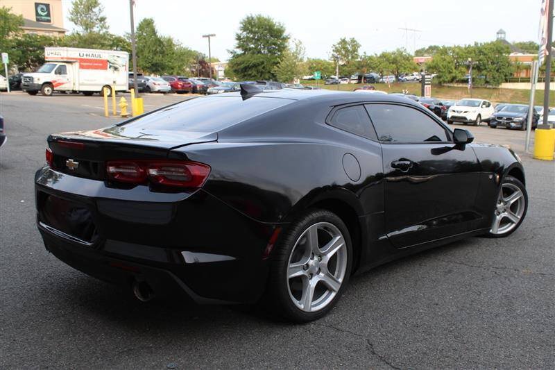 Used 2022 Chevrolet Camaro LT RWD image 5