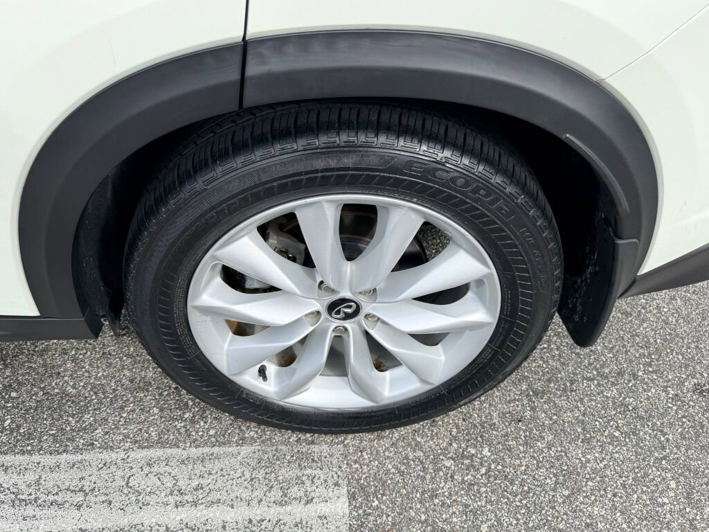 Used 2019 INFINITI QX50 Essential w/ Premium Heat Package image 9