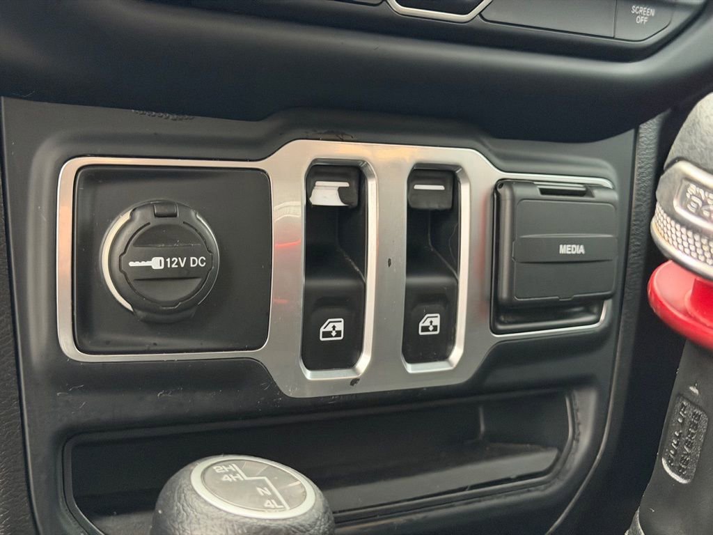 Used 2018 Jeep Wrangler Sport image 25