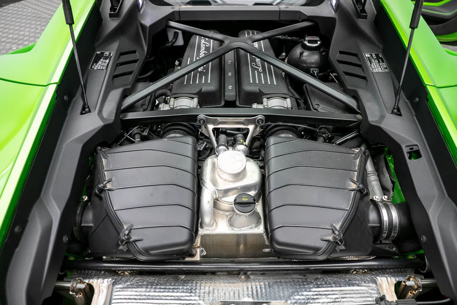 Used 2024 Lamborghini Huracan Tecnica RWD image 9