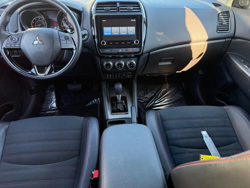 Used 2025 Mitsubishi Outlander Sport AWD image 13