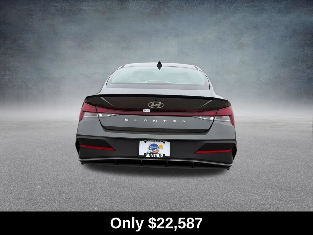 Used 2026 Hyundai Elantra Sport FWD image 4