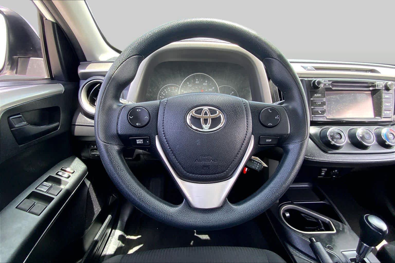 Used 2016 Toyota RAV4 LE FWD image 6