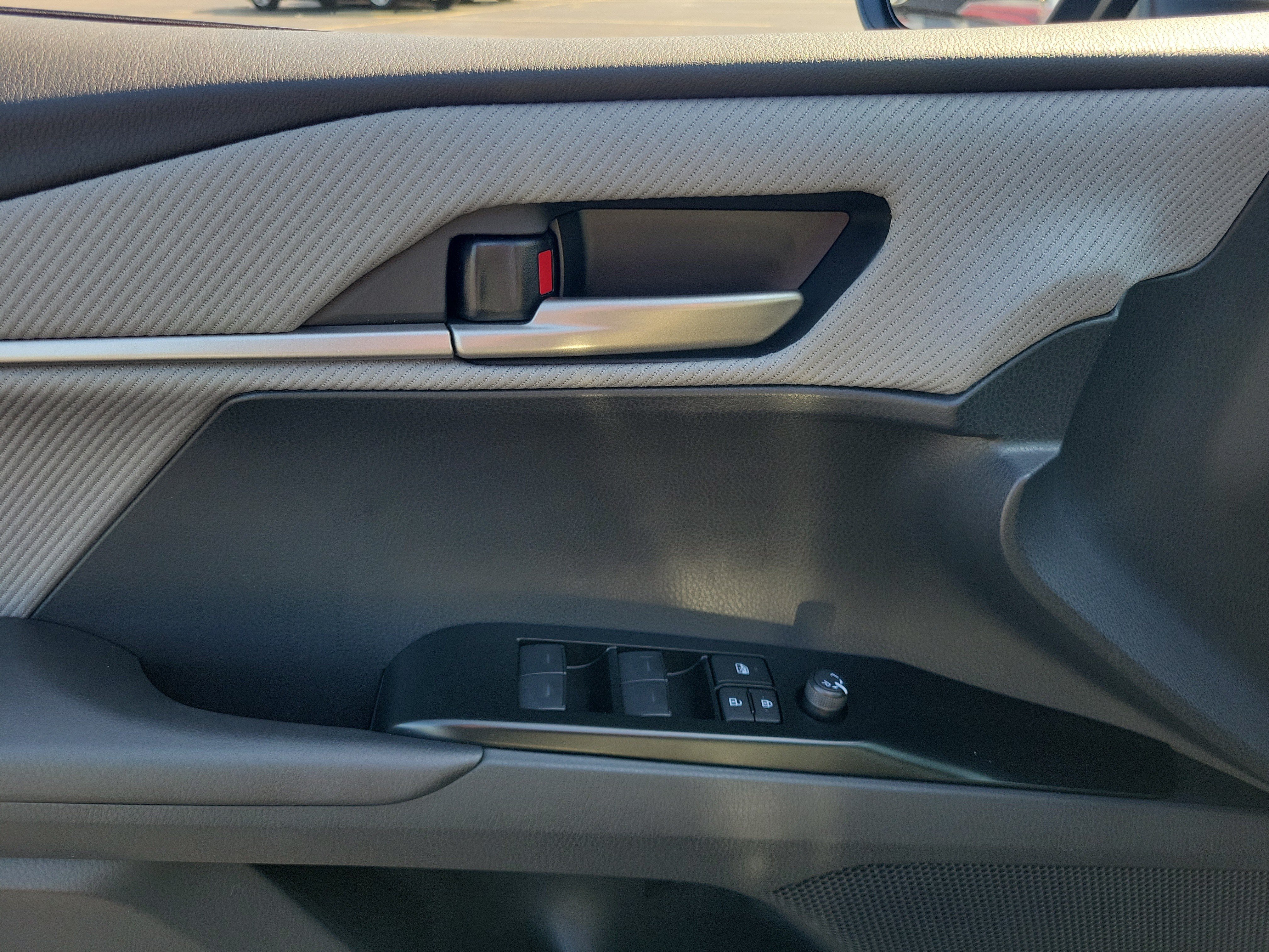 New 2026 Toyota Camry SE FWD image 17