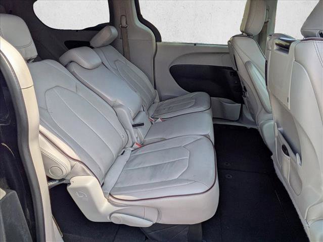 Used 2017 Chrysler Pacifica Limited w/ UConnect Theater Package image 21