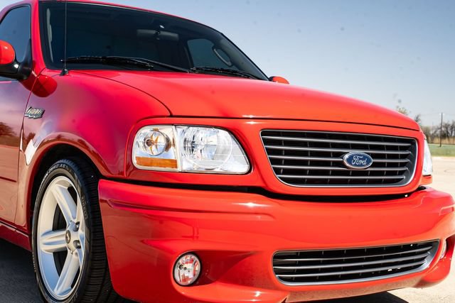 Used 2004 Ford F150 Lightning RWD image 17