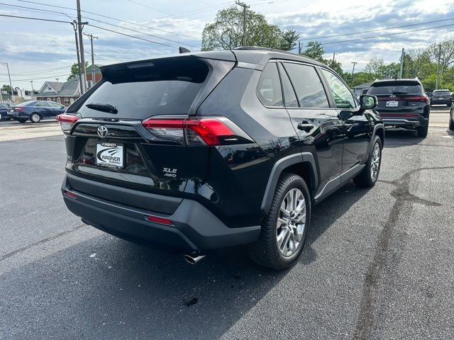 Used 2019 Toyota RAV4 XLE Premium w/ Cold Weather Package AWD/4WD image 8