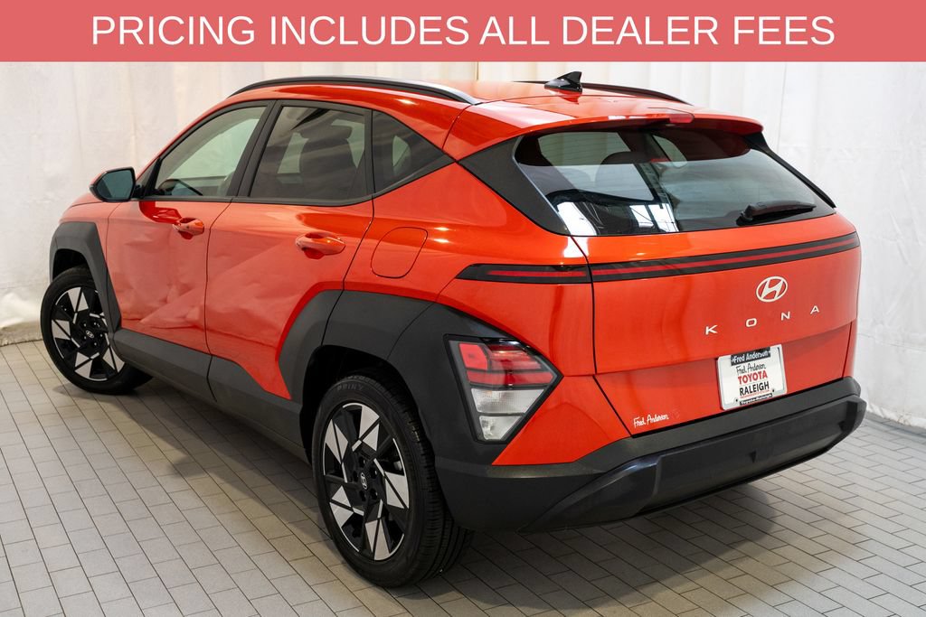 Used 2025 Hyundai Kona SEL FWD image 3