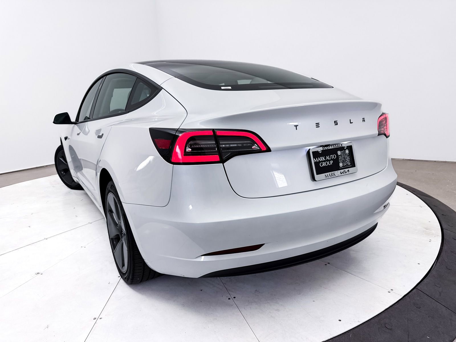 Used 2023 Tesla Model 3 Standard Range RWD image 8