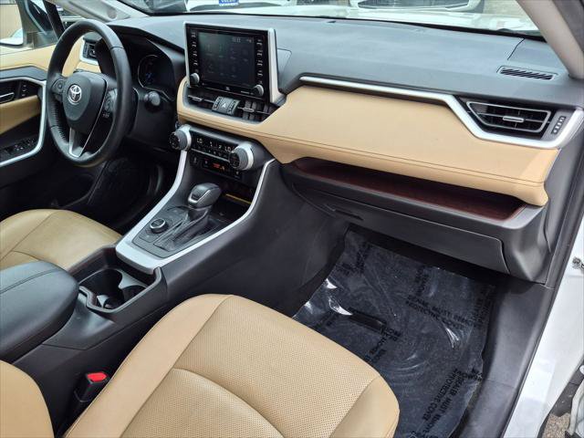 Used 2020 Toyota RAV4 Limited AWD/4WD image 27