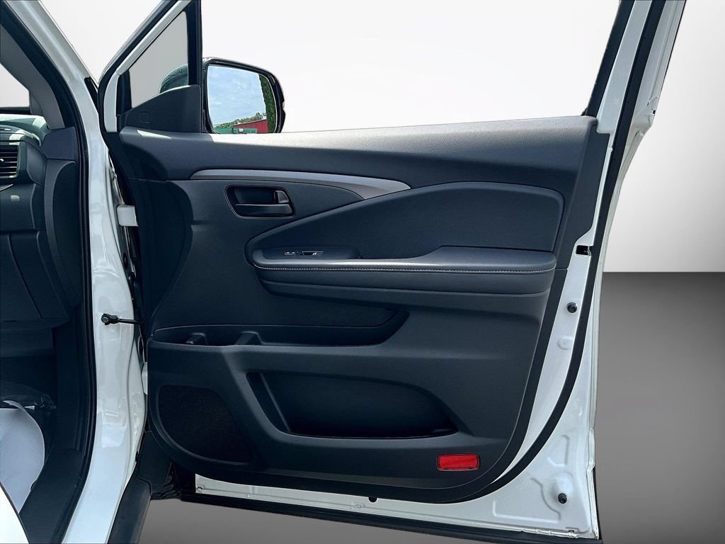 Certified 2025 Honda Ridgeline Sport+ image 28