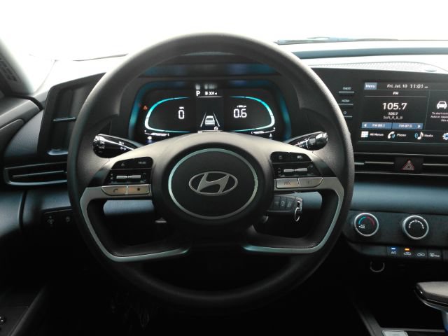 Used 2026 Hyundai Elantra SE FWD image 29
