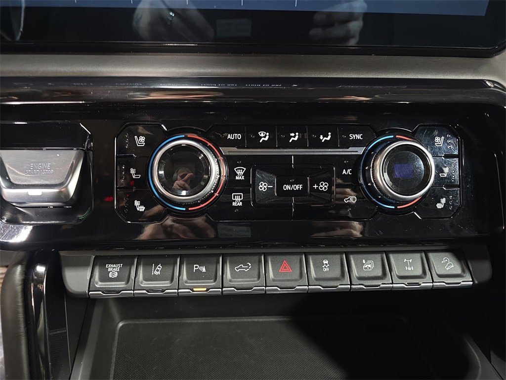 Used 2024 GMC Sierra 2500 AT4X image 21