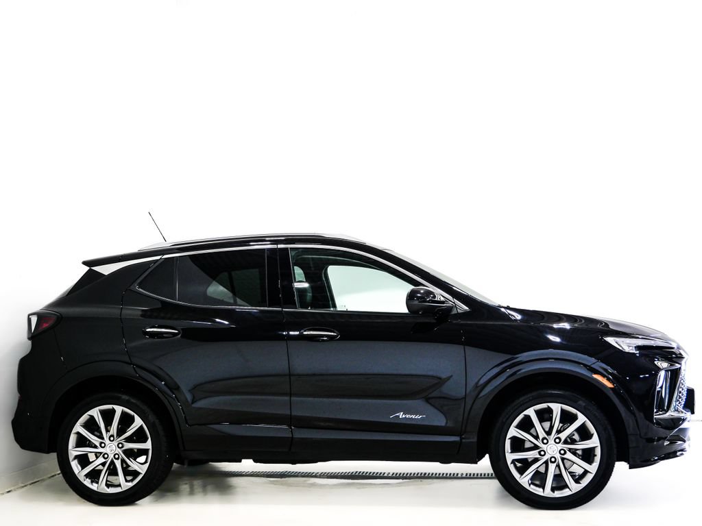 Used 2024 Buick Encore GX Avenir w/ Avenir Technology Package AWD/4WD image 5