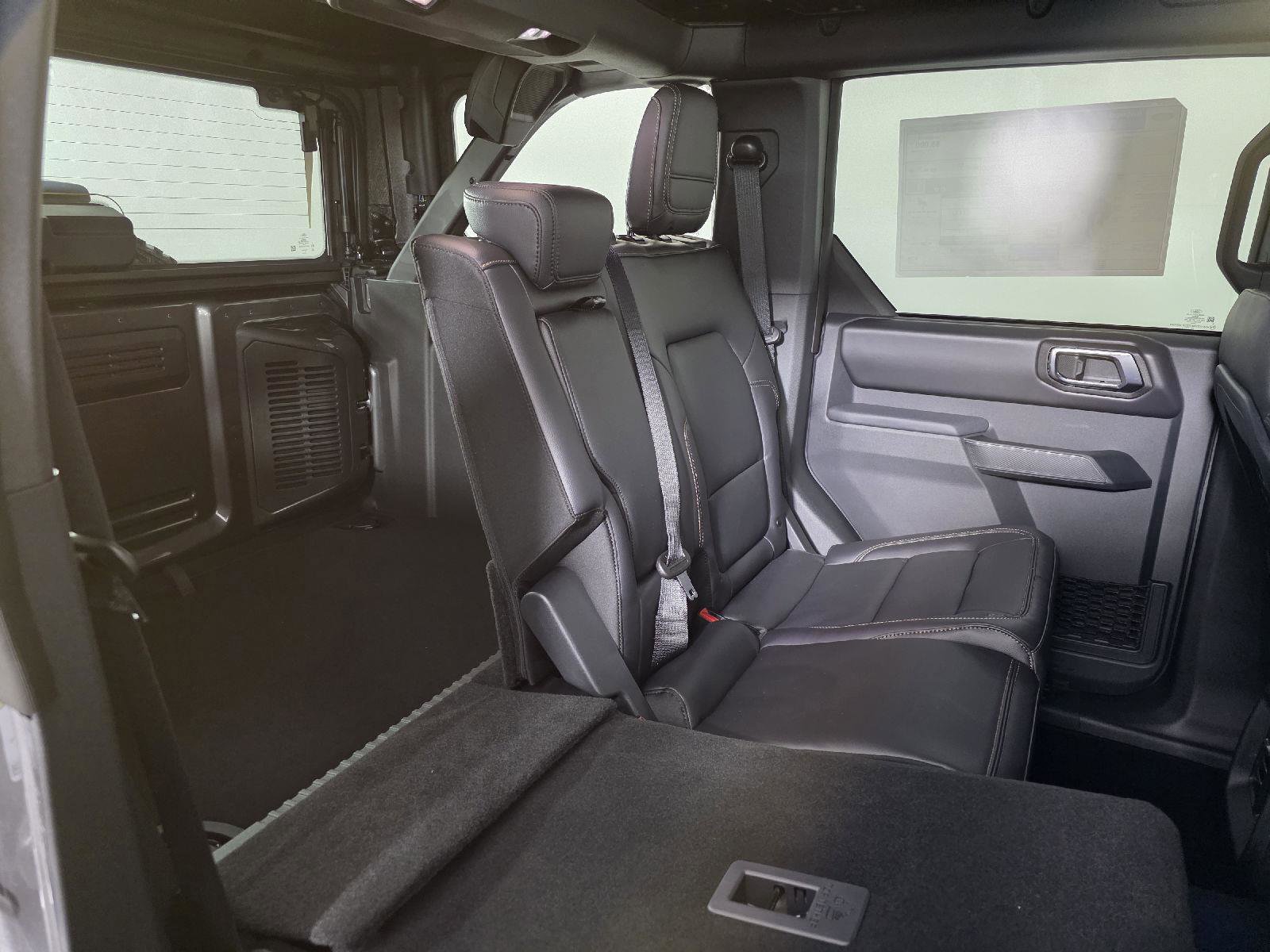 Used 2025 Ford Bronco Badlands image 20