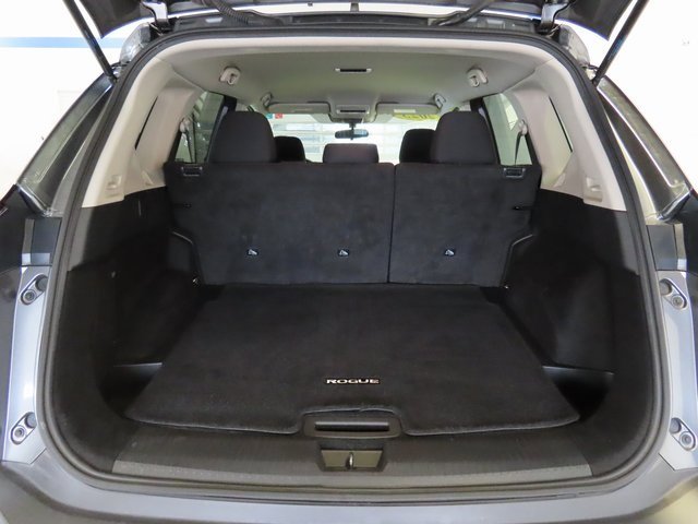 Used 2023 Nissan Rogue S image 31