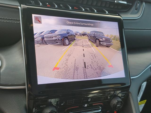 New 2025 Jeep Grand Cherokee Limited image 11