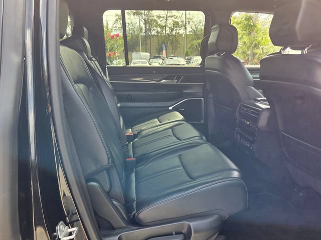 Used 2022 Jeep Wagoneer Series II RWD image 14