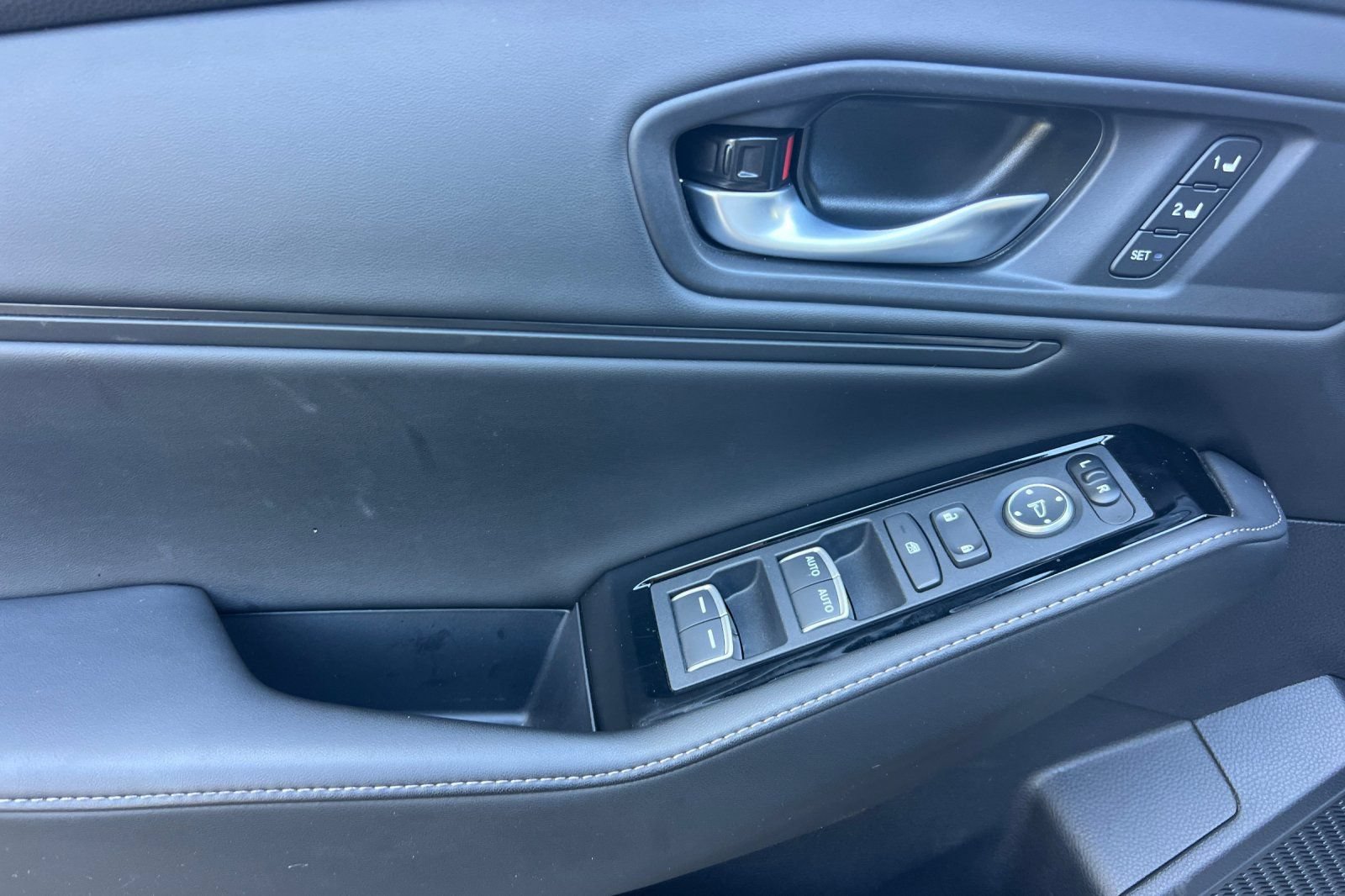 Used 2025 Honda Accord Touring image 11