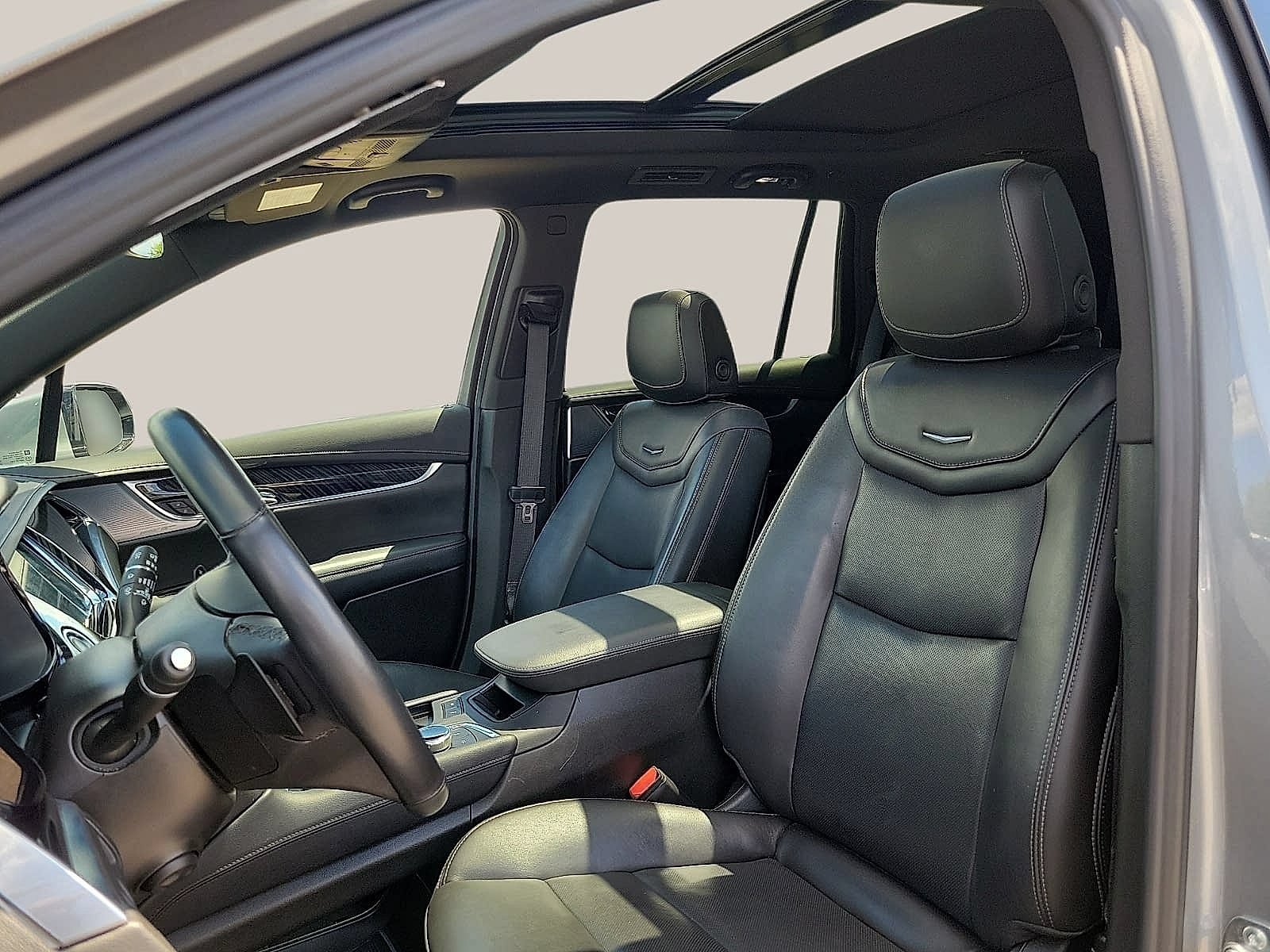 Certified 2025 Cadillac XT6 Premium Luxury AWD/4WD image 12