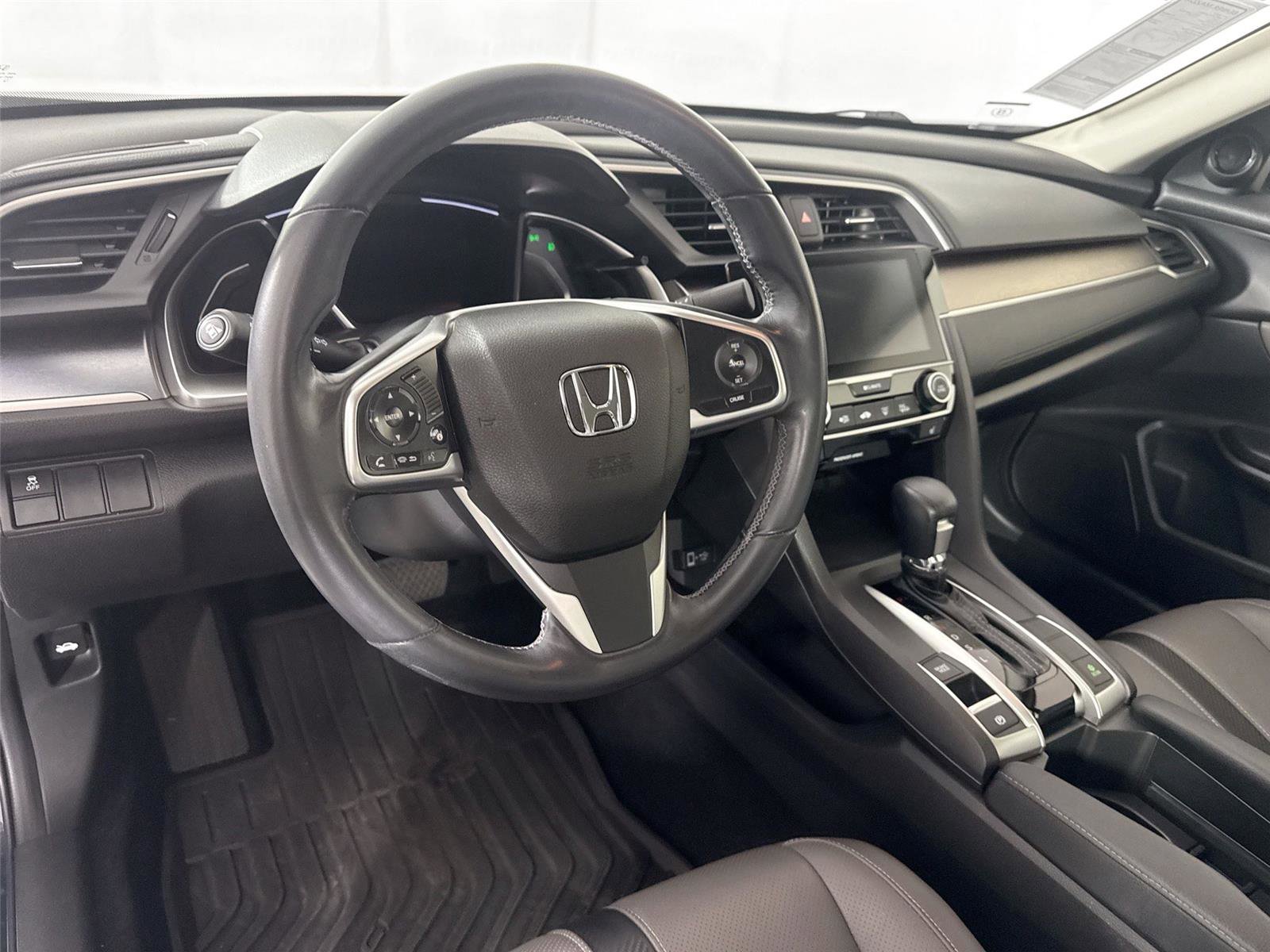 Used 2018 Honda Civic EX-L image 4