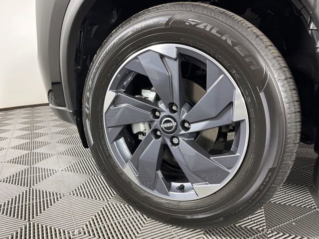 New 2026 Nissan Rogue SV image 12