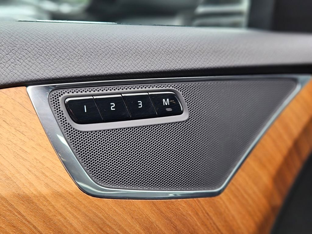 Used 2023 Volvo XC90 B6 Plus w/ Protection Package Premier image 17